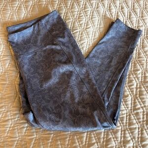 Danskin Leggings Women’s XL in blue damask print